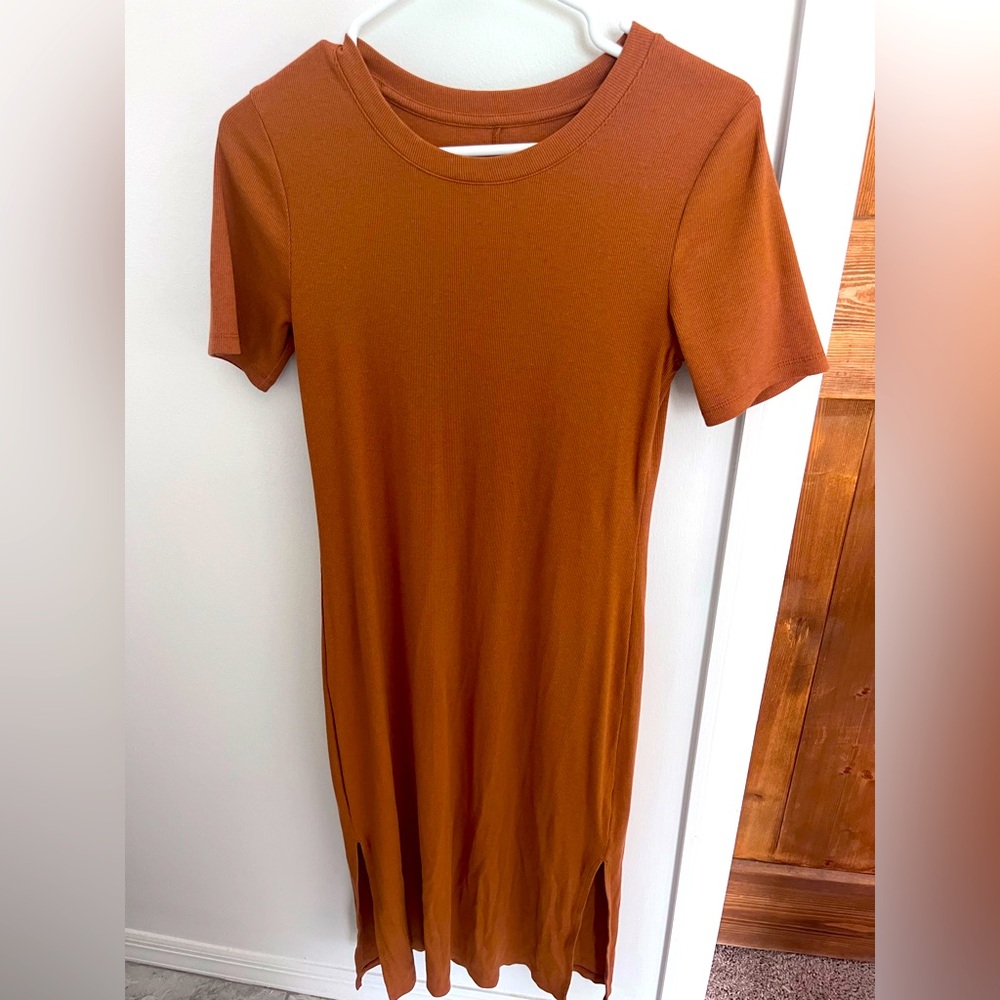 Ribbed midi body con dress